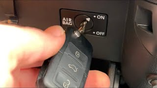 How to activate and deactivate the front passengers airbag for child seat VW Tiguan DIY [upl. by Shepard]