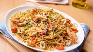 Spaghetti Aglio Olio Seafood ala Kampung not so Italian [upl. by Yelrak308]