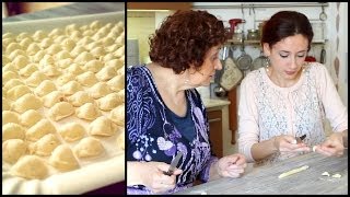 Orecchiette fatte a mano  Ricetta originale pugliese [upl. by Edris244]