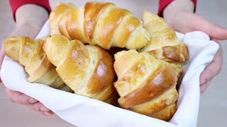 CORNETTI DOLCI Ricetta Facile con poco burro  Easy and Quick Croissant Recipe [upl. by Steiner]