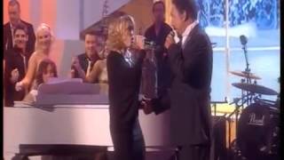 Tom Jones and Cerys Matthews  Baby Its Cold Outside Live 2008 [upl. by Erdnassak891]